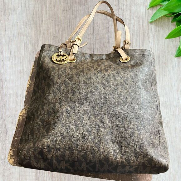 Michael Kors Large Carry-All / NWOT - Picture 5 of 9